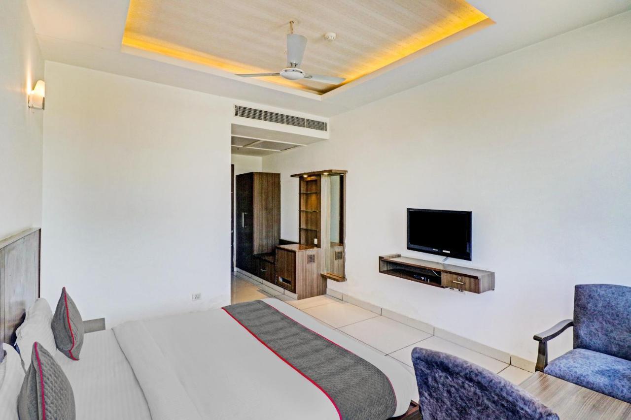 Oyo Townhouse 484 Sanskriti Hotell Delhi  Eksteriør bilde