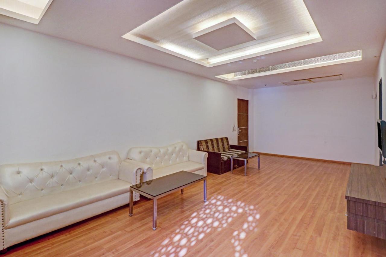 Oyo Townhouse 484 Sanskriti Hotell Delhi  Eksteriør bilde