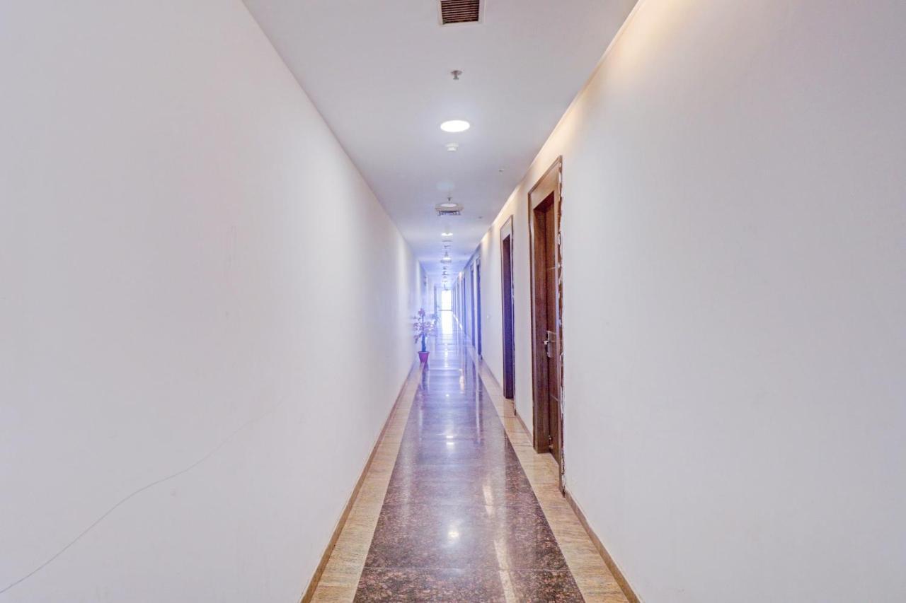 Oyo Townhouse 484 Sanskriti Hotell Delhi  Eksteriør bilde
