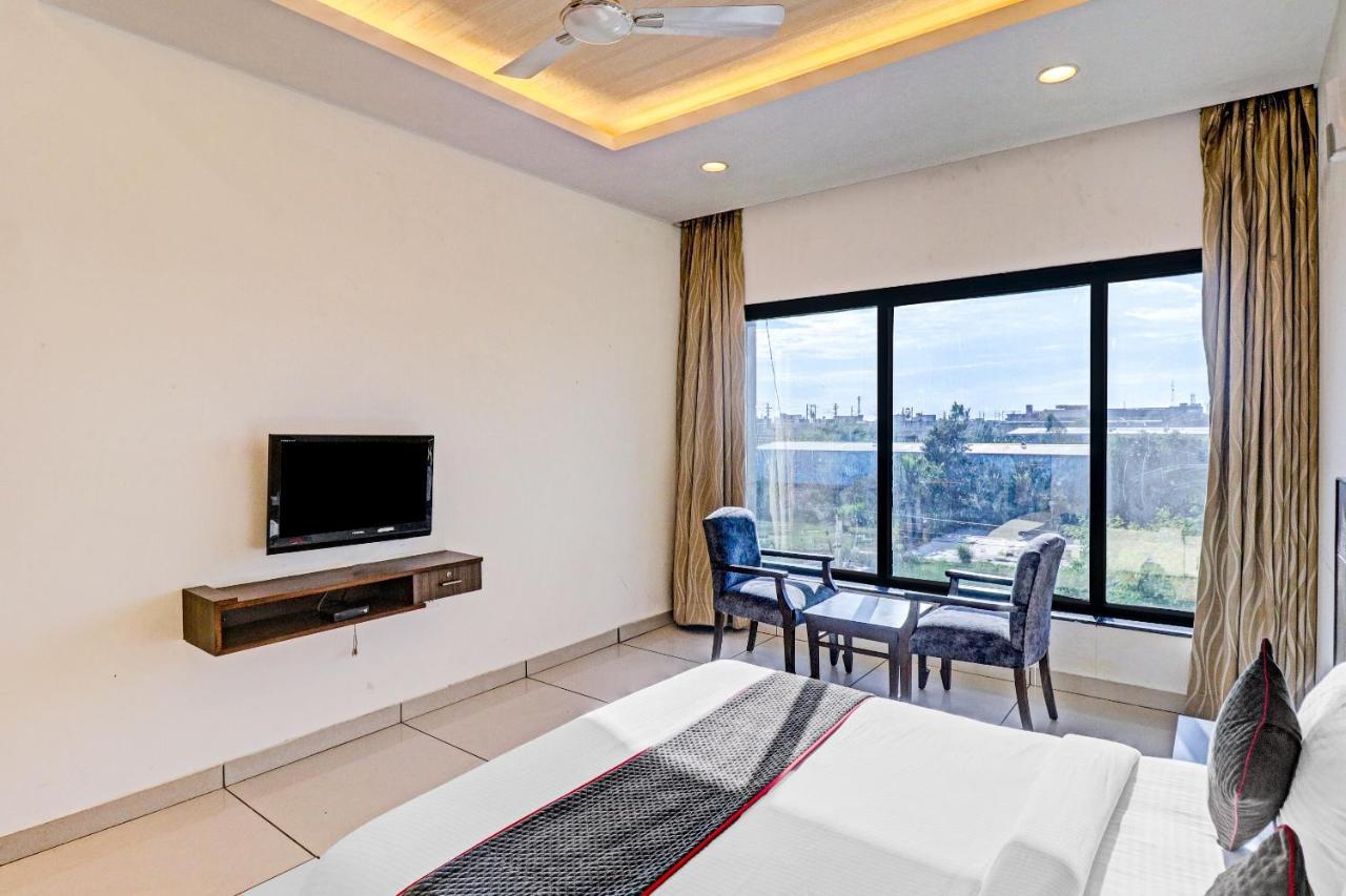 Oyo Townhouse 484 Sanskriti Hotell Delhi  Eksteriør bilde